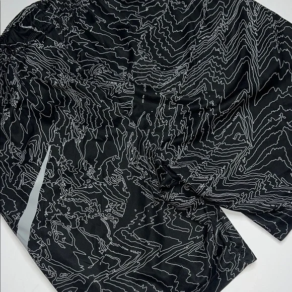 Nike Men's Drifit Black Patterned Athletic Shorts - Picture 6 of 11